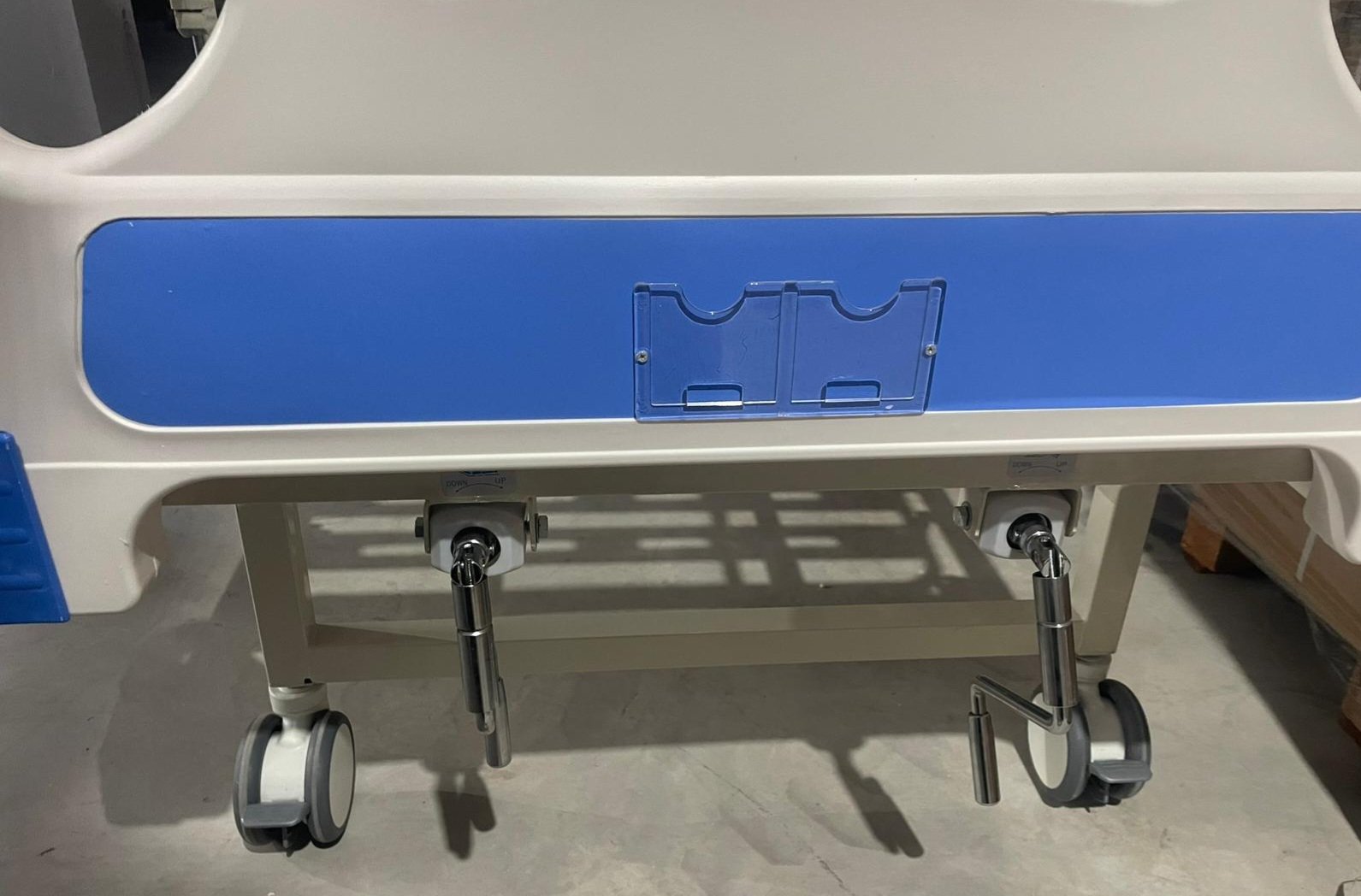 Sanitary Hospital Beds Stock - Image 4